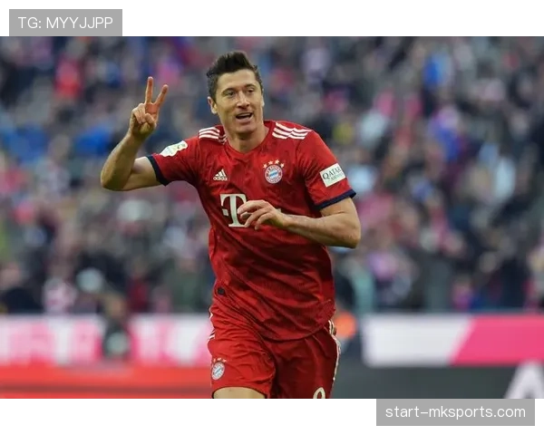 拜仁慕尼黑强势复苏，重登德甲榜首彰显王朝底蕴